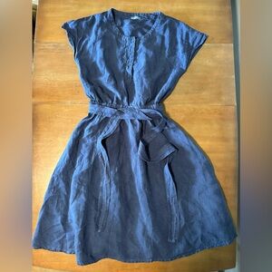 Menique linen navy dress with elastic waist and tie